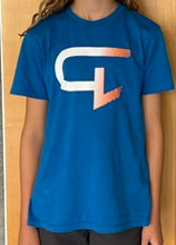 Blaues Schulshirt von vorne